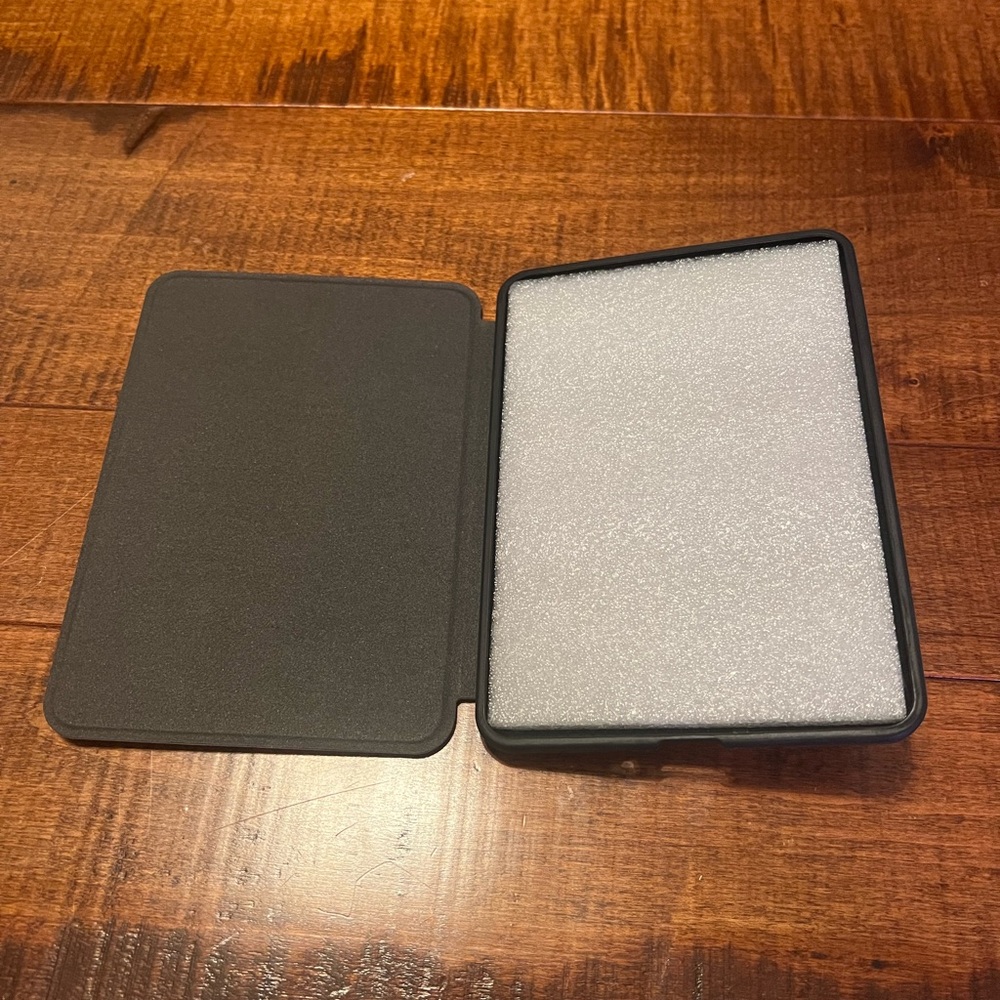 Kindle Case - Picture 2 of 4